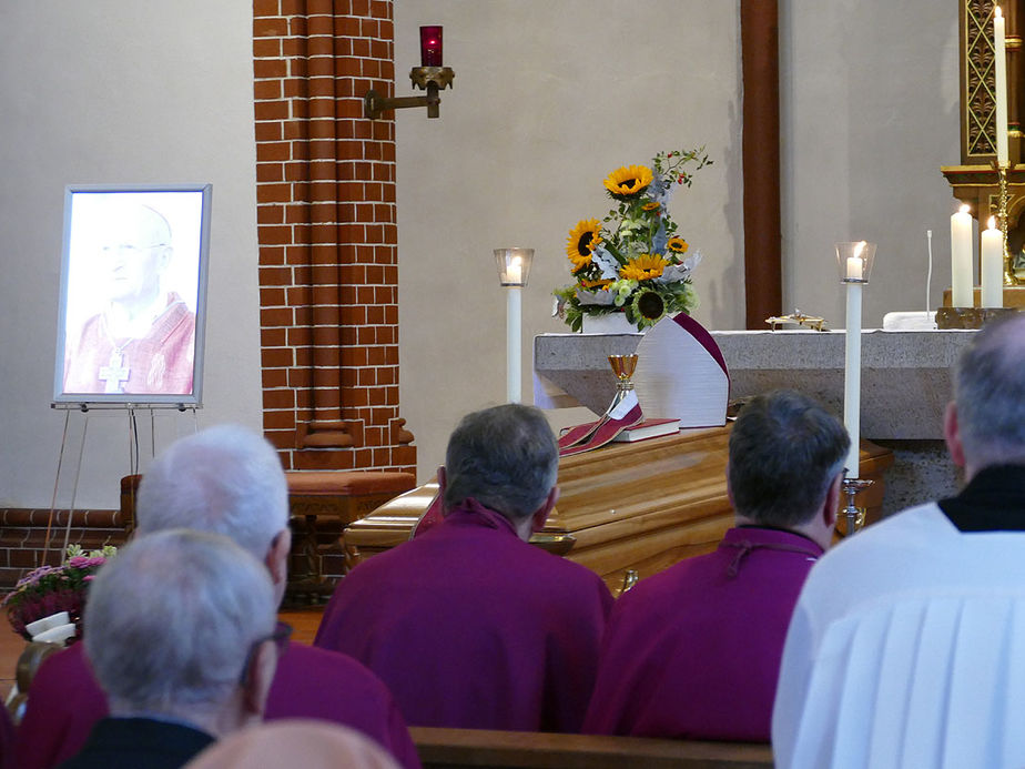 Pontifikalrequiem und Beisetzung von Weihbischof em. Johannes Kapp (Foto: Karl-Franz Thiede)